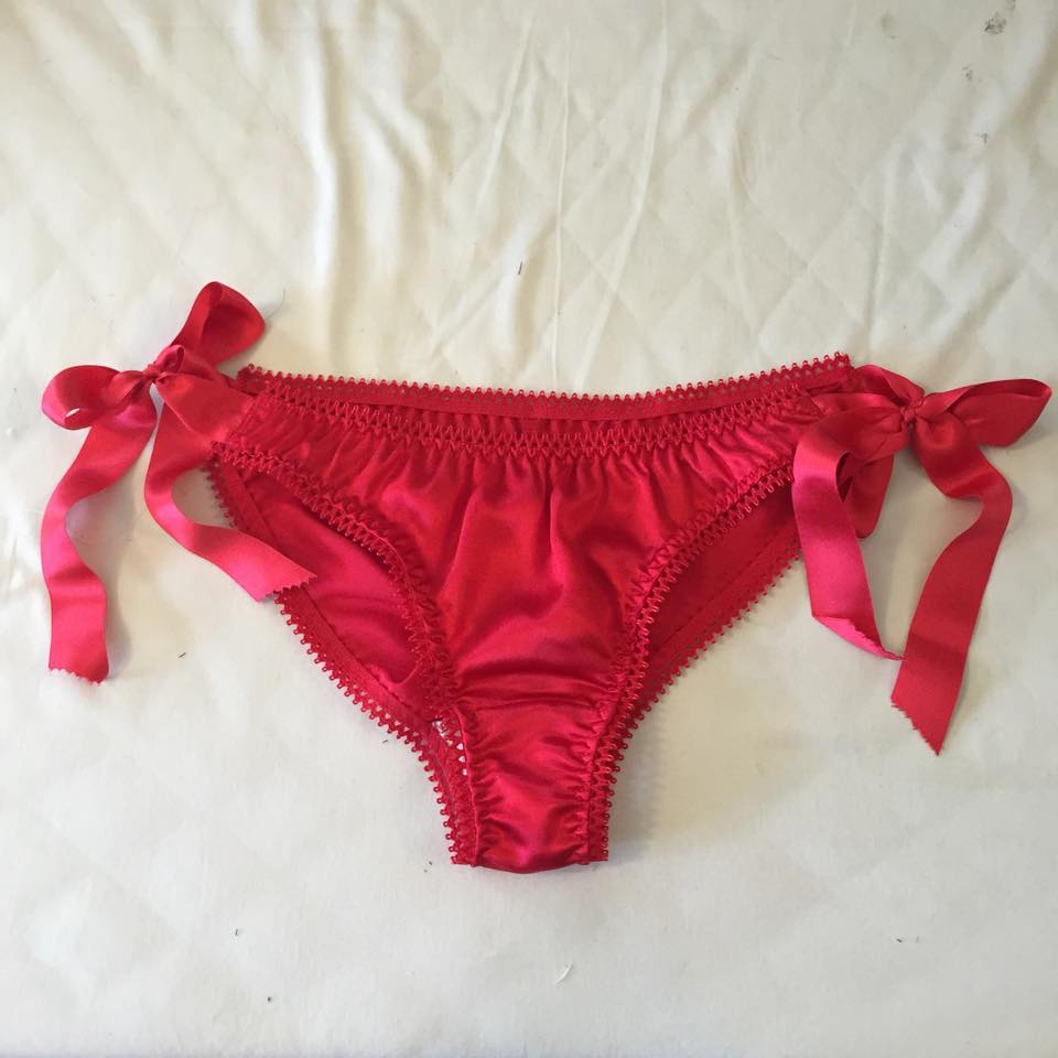 Sidetie Knickers Laurie Tavan